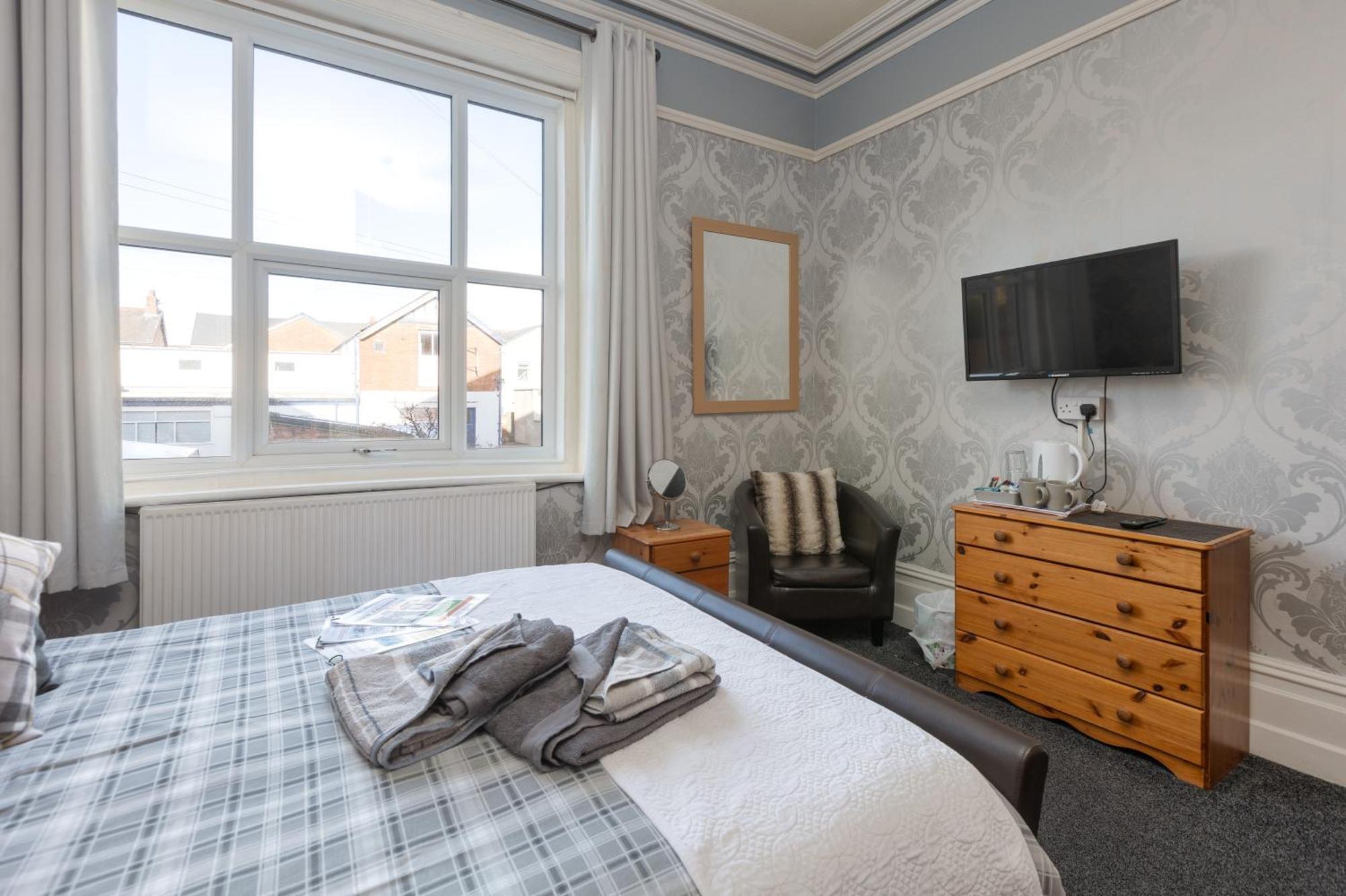 Bed and Breakfast The Fairmile Lytham St Annes Exterior foto